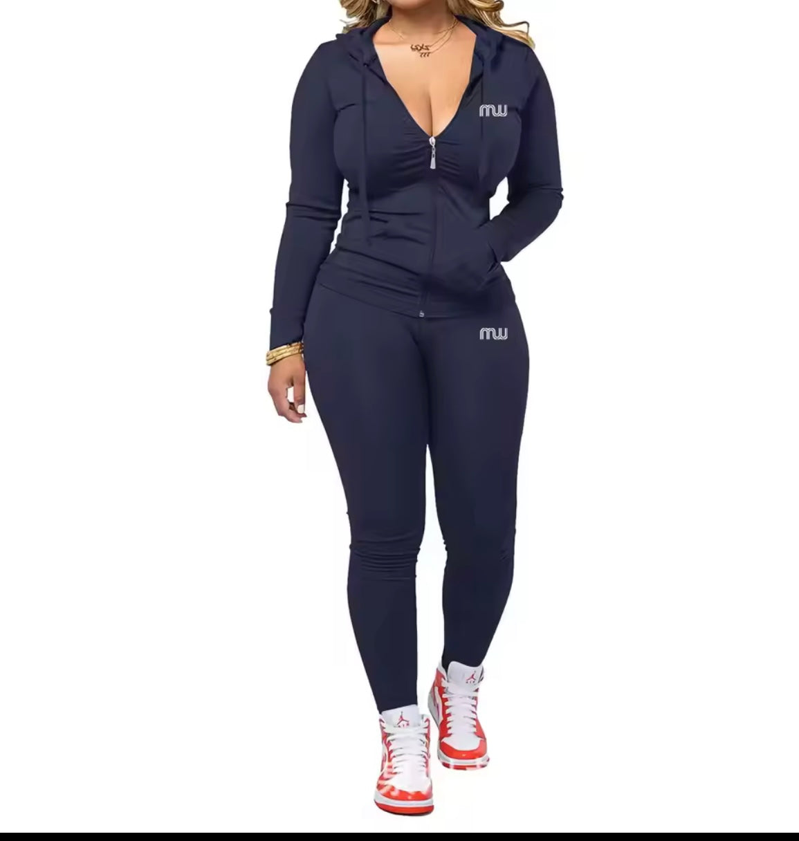 Women’s hooded two-piece sports suit
